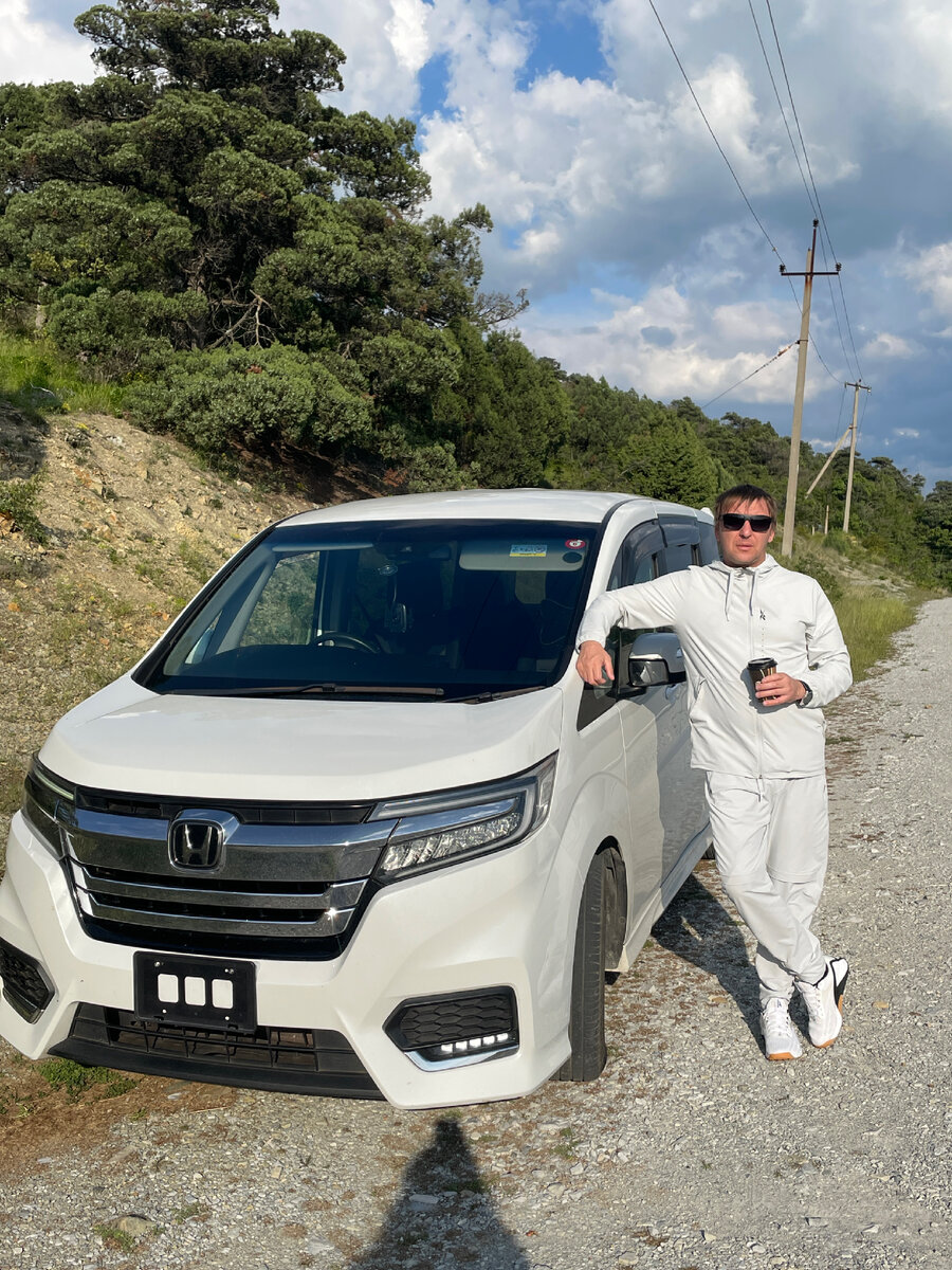 На фото Honda Stepwgn 2018 г.в.