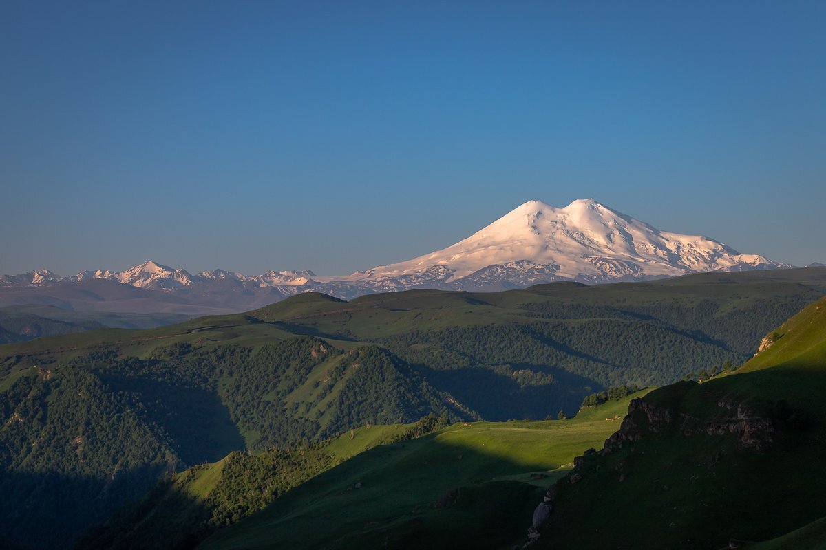 Кавказские горы с духами