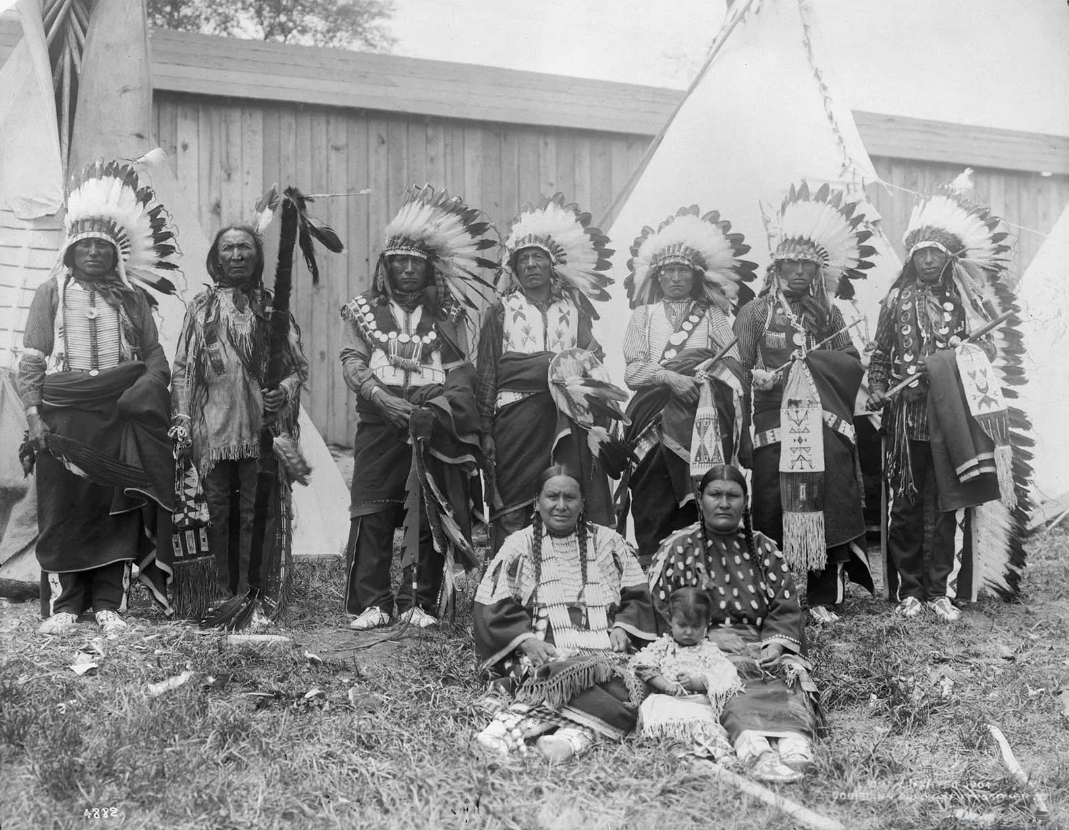 Вождем племени становился. Индейцы Северной Америки Навахо. Навахо индейцы 19 век. Навахо Луллаби. Резервация индейцев Навахо.