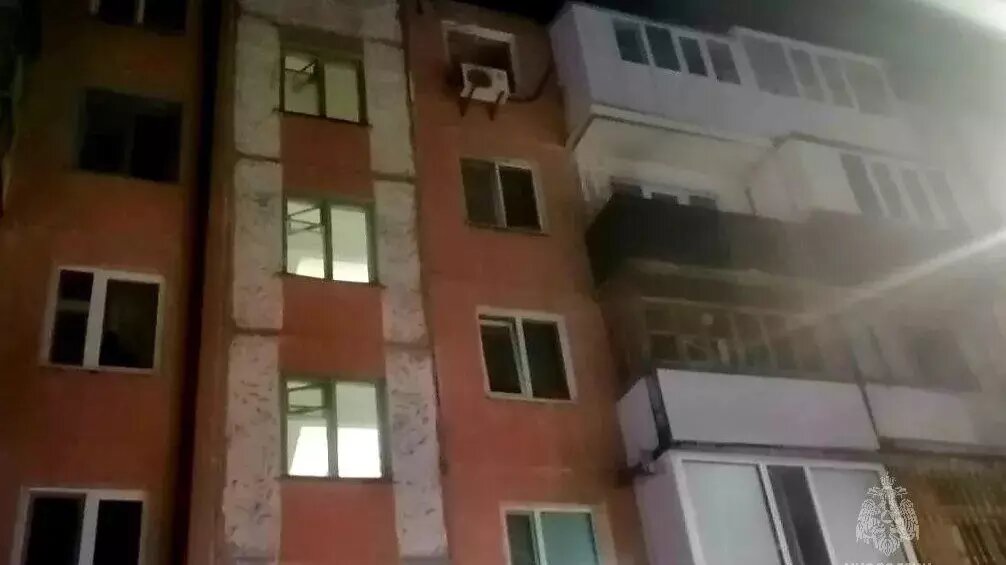     В одной из квартир пятиэтажного дома по улице Геологоразведчиков, 34 в Тюмени взорвался бытовой газ, сообщили в региональном МЧС.