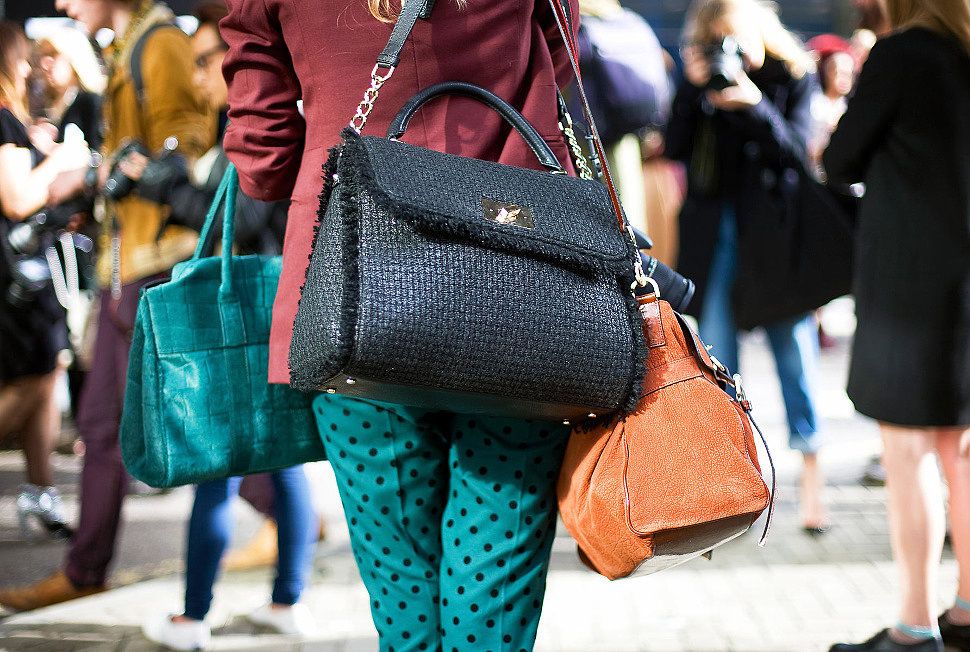 على الرغم من عروس توصيل april in paris bags استثمار عدد عشري خيال