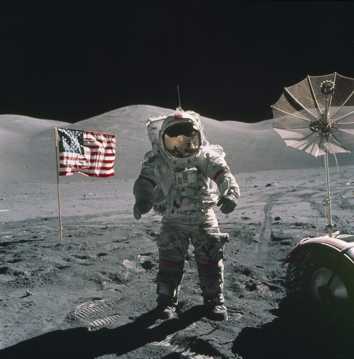 Юджин Сернан на Луне. Фото: NASA/Harrison H. Schmit