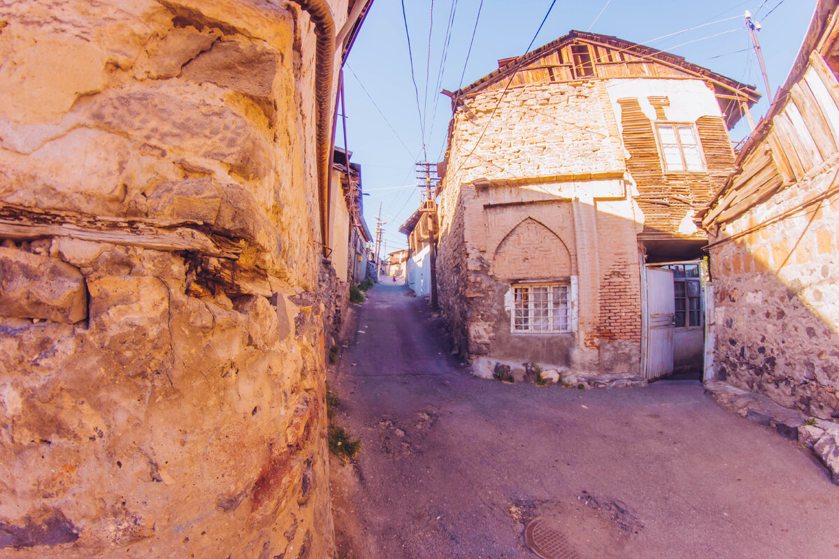 В основном здесь встречаются трущобы