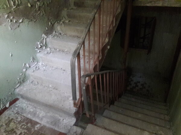 Разворованные дома Припяти сегодня. Посмотрите, что осталось в квартирах Чернобыля спустя 33 года