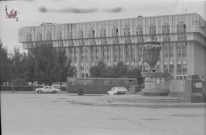 пл. Челюскинцев, середина 90-х. Фото взято с сайта http://www.tulainpast.ru