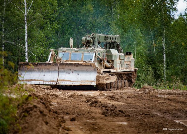 Встретил в лесу инженерный танк БАТ-2 и узнал про него много нового ?⚙️?