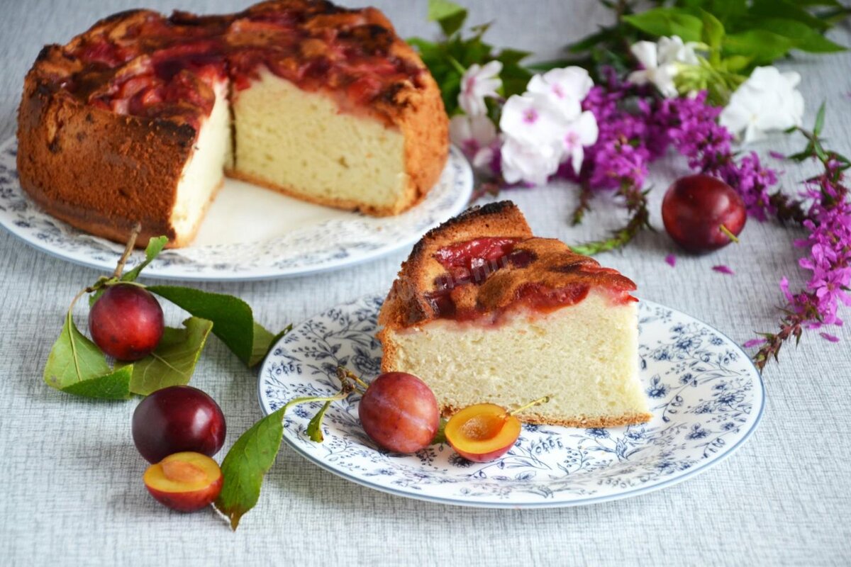 Десерт с грушами и сливами