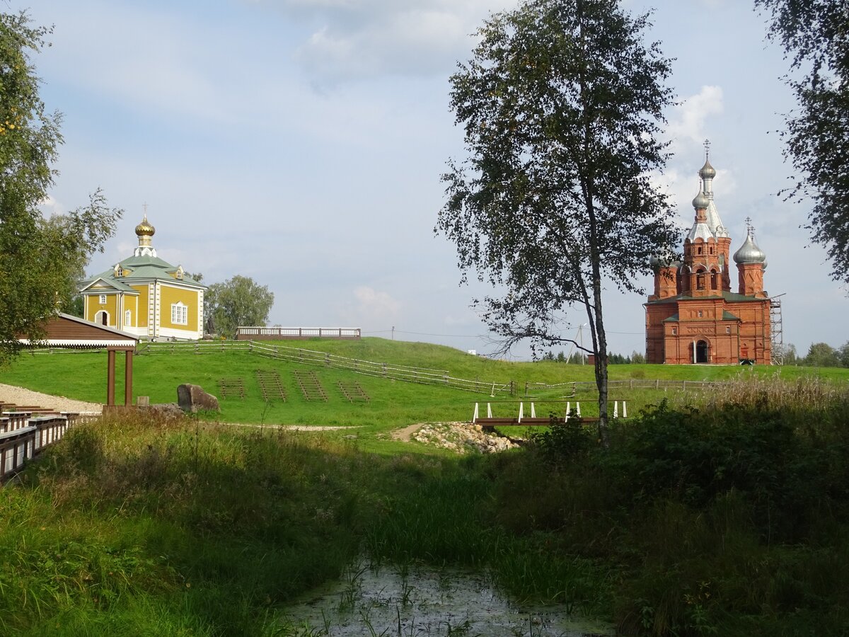 Исток Волги и Ольгин монастырь. Фото: Владимир Сергеев