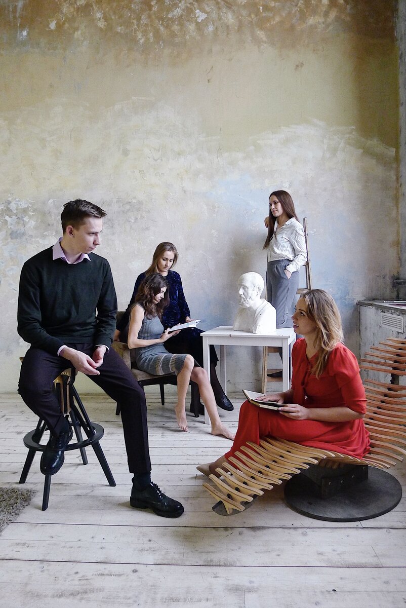 Чтобы сохранить способность к мышлению, быть способным самостоятельно осмысливать происходящее необходимо читать сложные тексты. Чтобы что-то изменить в жизни нужно понять, а что собственно происходит и почему