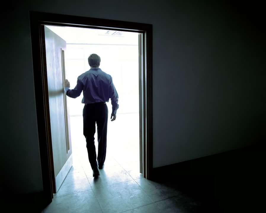 Выходя из дома