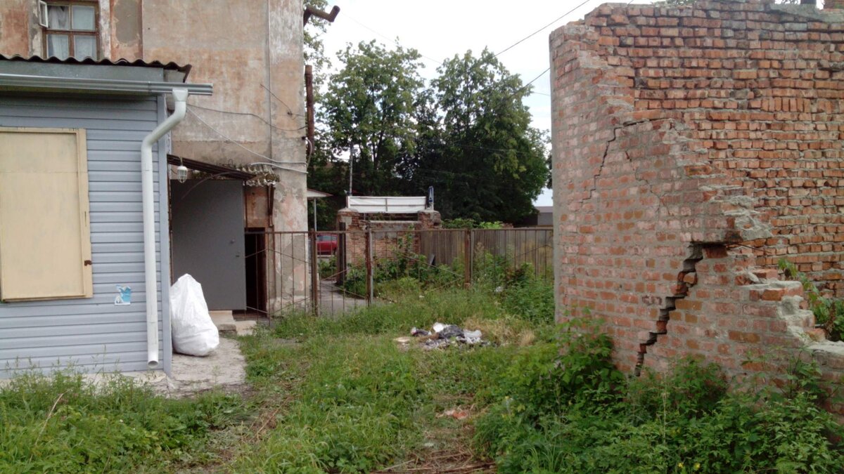 Типичные закаулки города