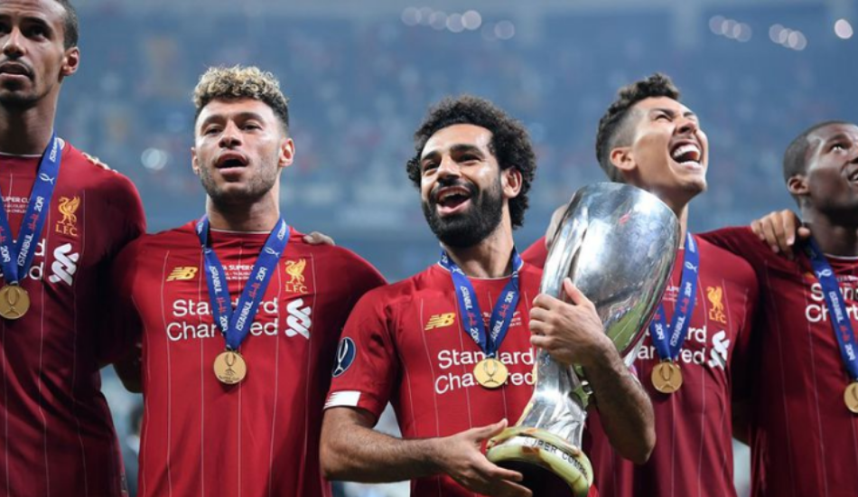 Игроки "Ливерпуля" с кубком Лиги Чемпионов