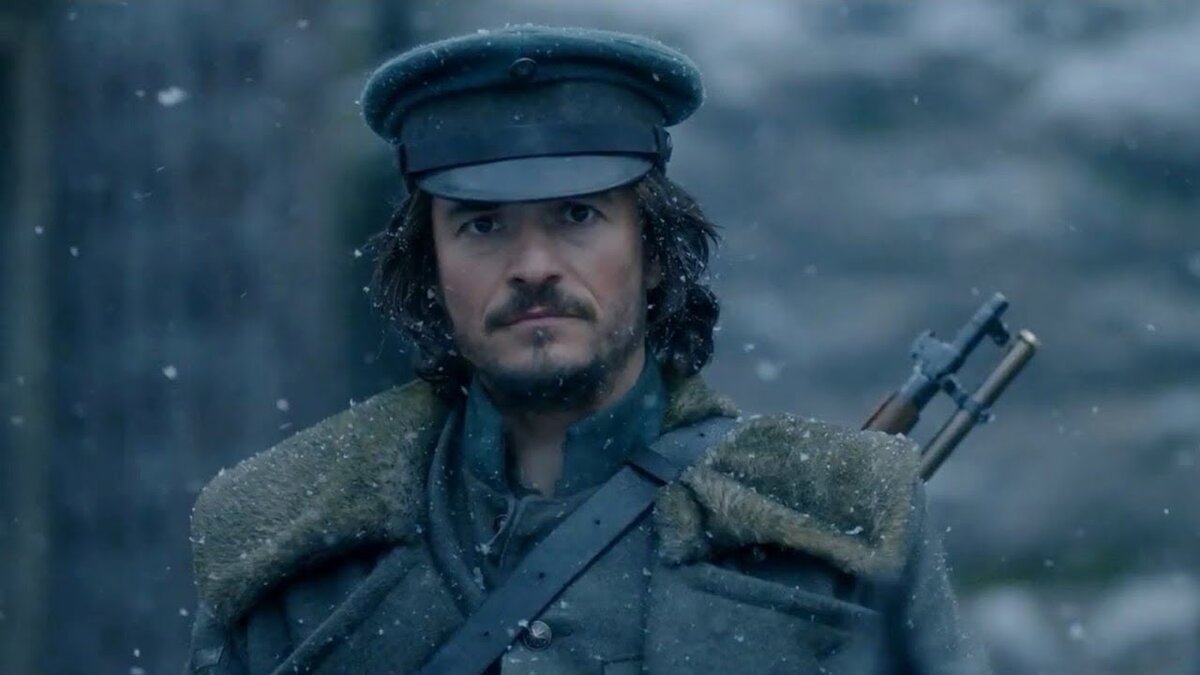 Солдат (Орландо Блум) из сериала "Карнивал Роу"