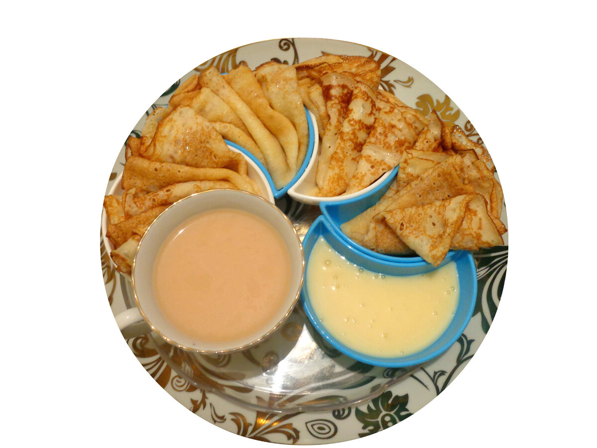 Блины хороши со сгущенкой, вареньем, да и просто так!