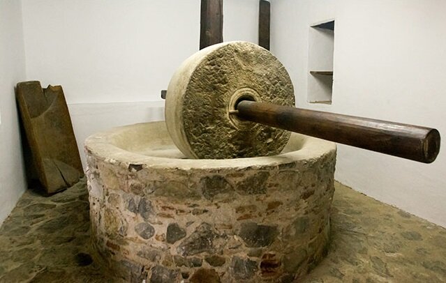 Пресс для давления оливок