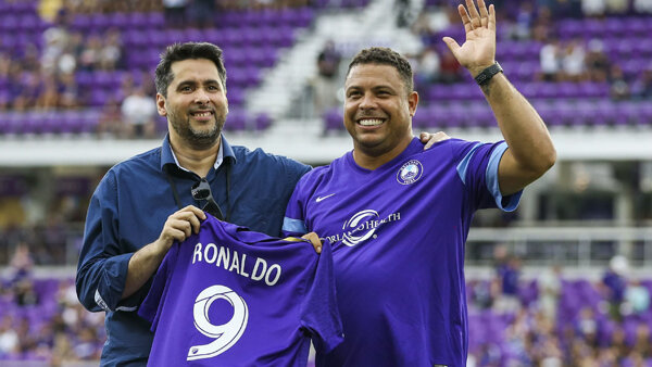 Мало кто знает, что Роналдо в молодости выступал под именем Роналдиньо