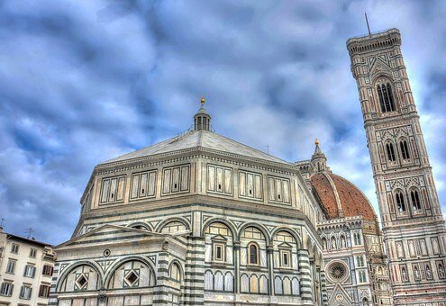 https://cdn.pixabay.com/photo/2015/11/27/20/28/florence-1066314__340.jpg