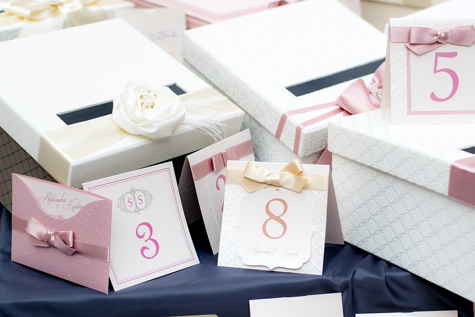 Photo: https://cdn.pixabay.com/photo/2016/03/27/22/13/love-1284492_960_720.jpg