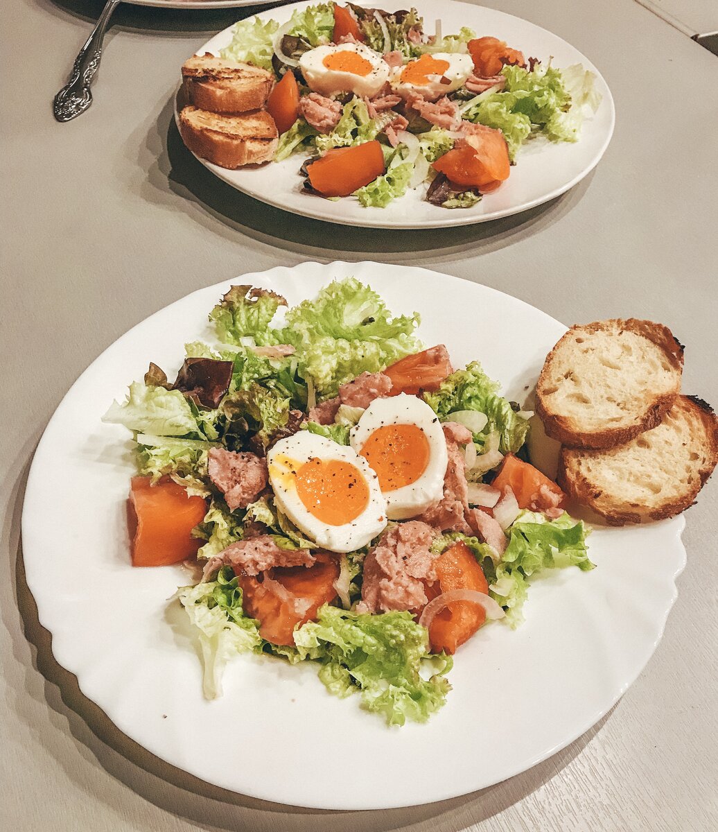 Приготовьте на ужин этот вкусный и полезный салат.