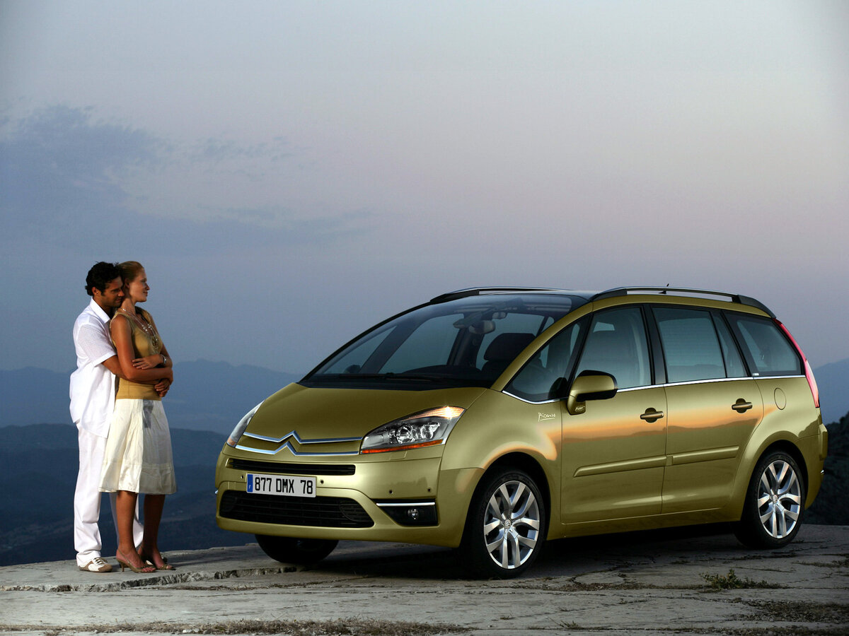 Citroen Grand C4 Picasso. Фотография взята с сервиса Яндекс Картинки