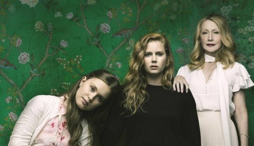 Кадр из сериала "Острые предметы"