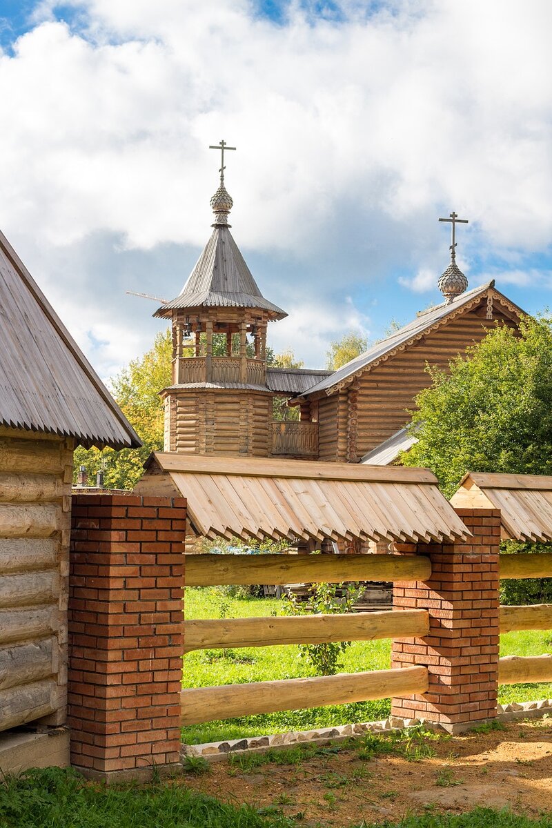 Источник изображения: https://pixabay.com/photos/church-wood-architecture-orthodox-1705191/
