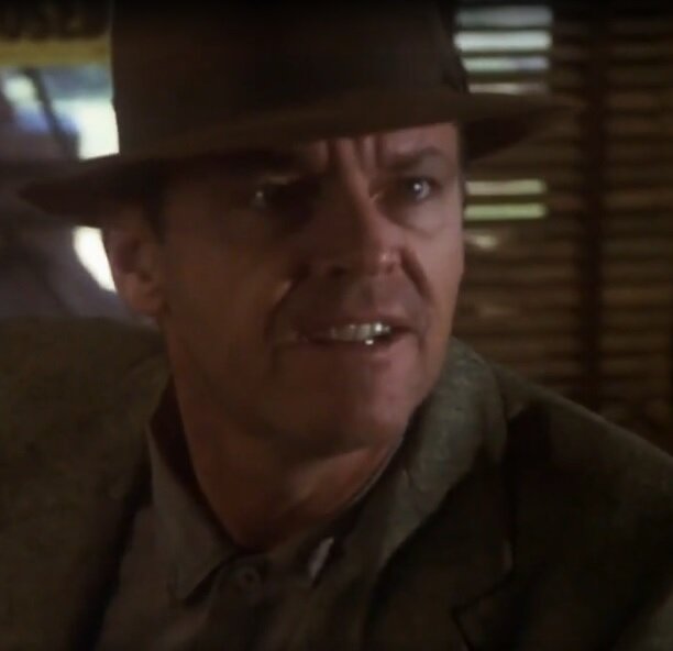 У Николсона стопроцентное попадание в роль. Одна из лучших в его карьере