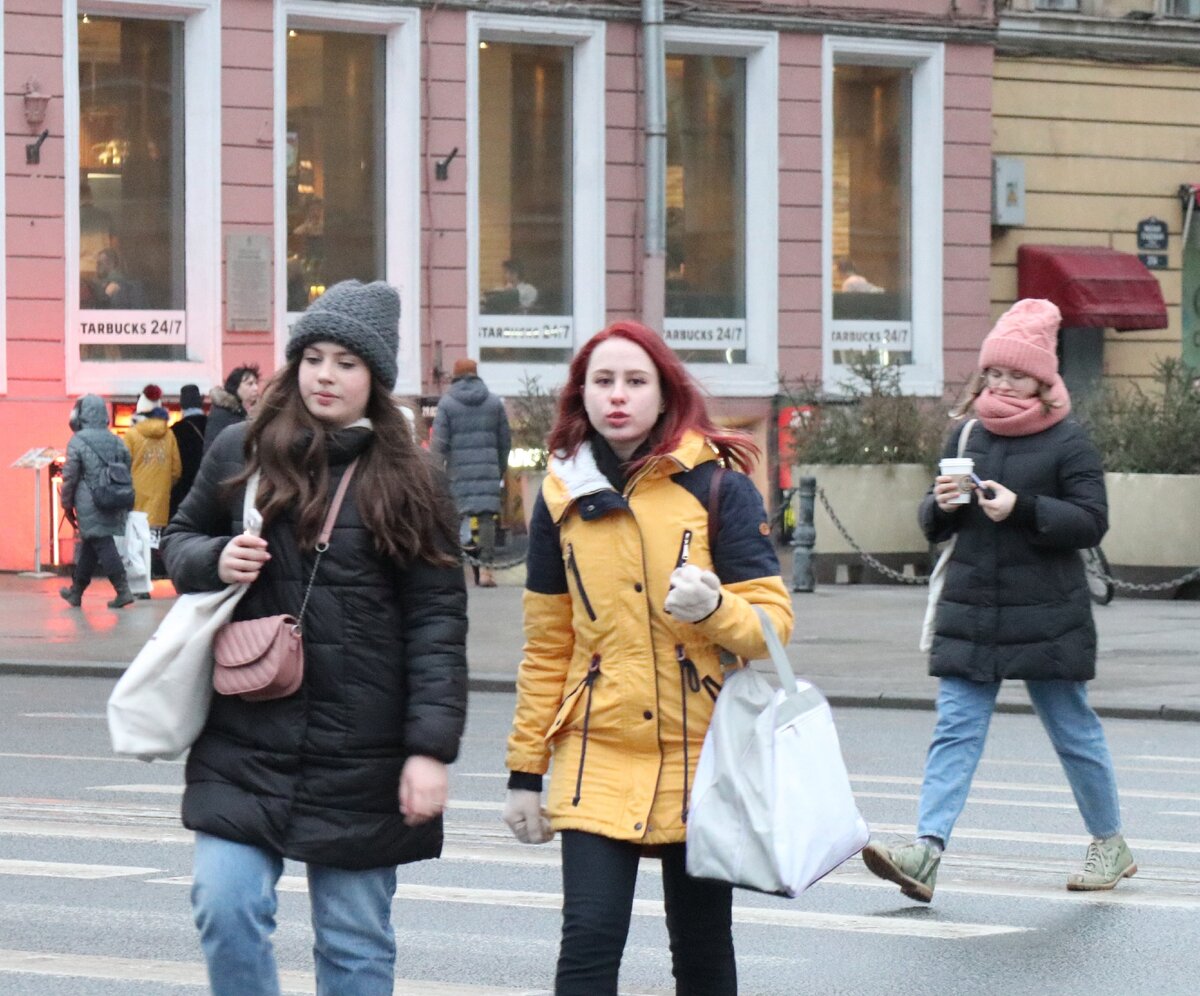 Девушки на улицах Петербурга: мои наблюдения (фоторепортаж)