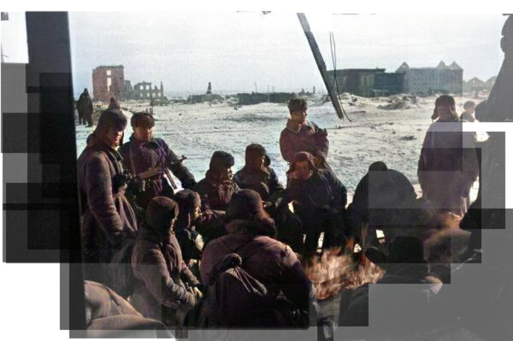 Сталинград. Январь 1943 г. В минуту затишья. Автор: Георгий Зельма. Фотография использована в качестве иллюстрации.