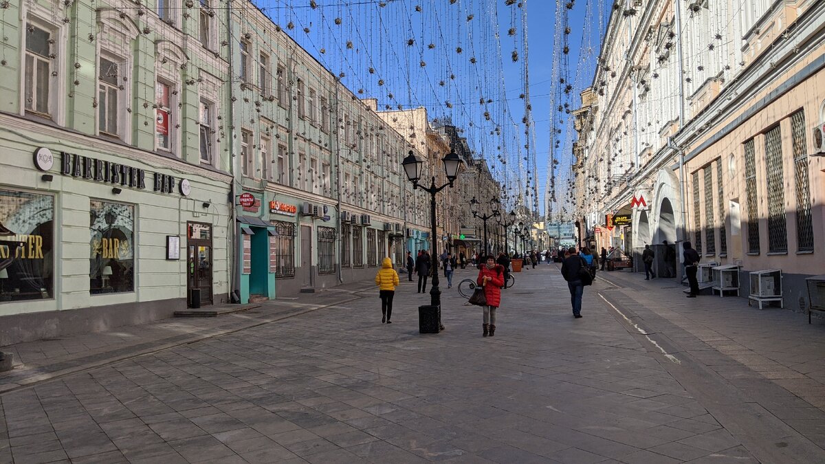 Москва ул рождественка 10 2. Кузнецкий мост улица Рождественка. Станция Кузнецкий мост. Кузнецкий мост метро. Кузнецкий мост метро улица.