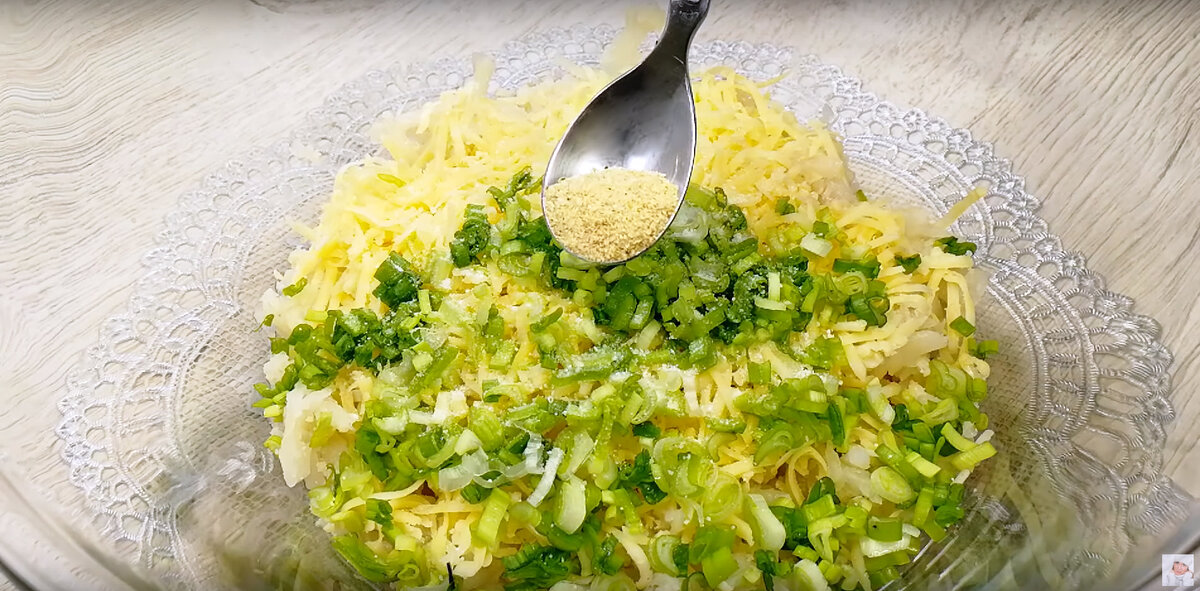 Смешал и готово! Полезный завтрак с овощами, зеленью и сыром за 15 минут