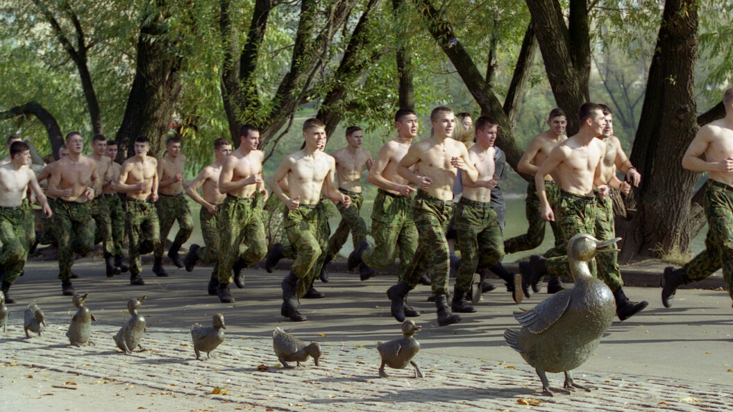 Физическая подготовка военнослужащих. Андрей Кунаков майор. Зарядка военнослужащих. Бег в армии.