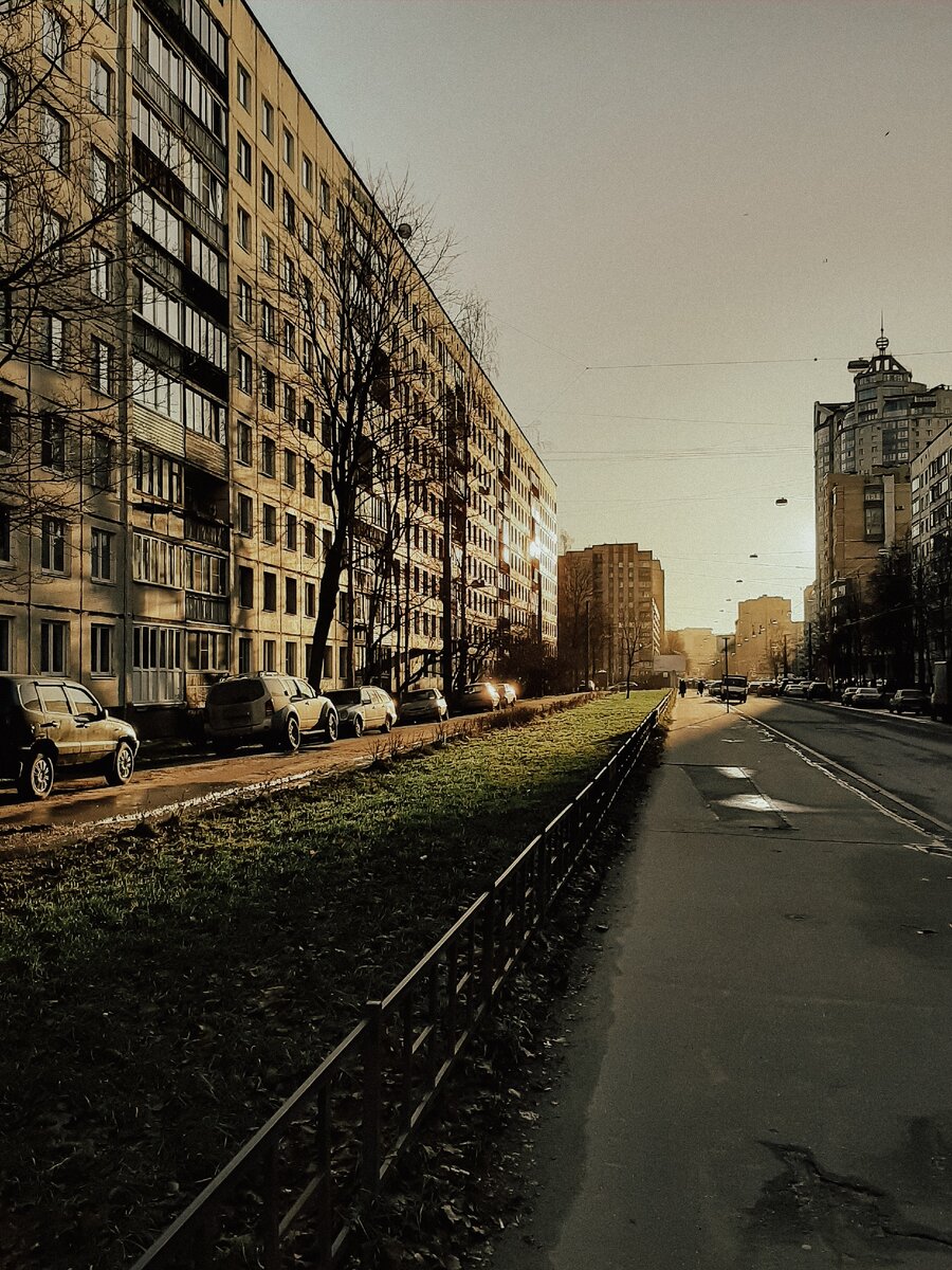 Просто улица. Просто солнечный день
