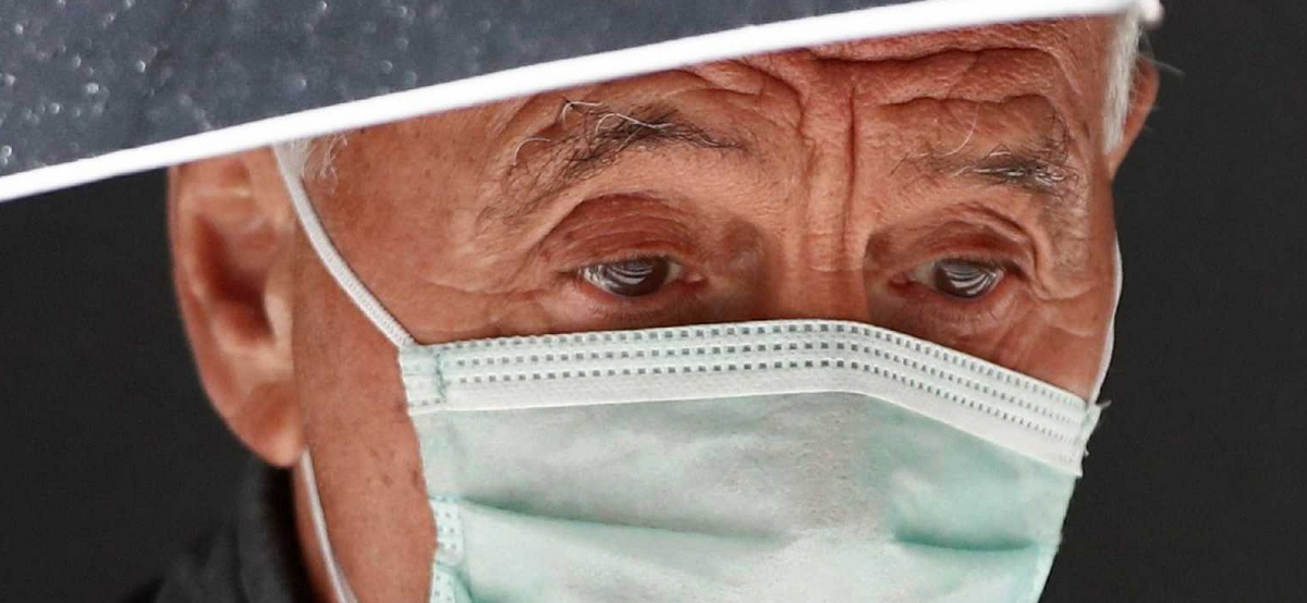 https://www.rtve.es/noticias/20200413/como-colocar-retirar-desechar-mascarillas-higienicas-para-evitar-contagio-coronavirus/2011879.shtml