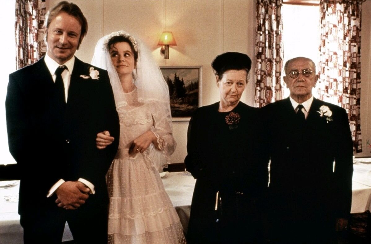 Кадр из фильма "рассекая волны"  реж. Ларс Фон Триер (1996г)