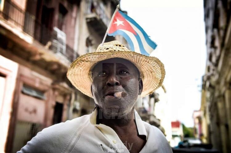 Кубинские мужчины. Красивый кубинец. Кубинцы мужчины. Типичный кубинец. Кубинский мужик.