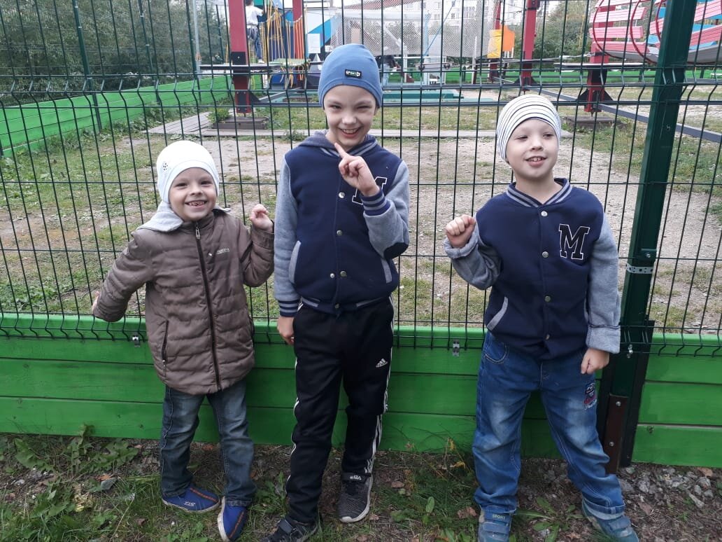 Тимур (старший) и его команда =))