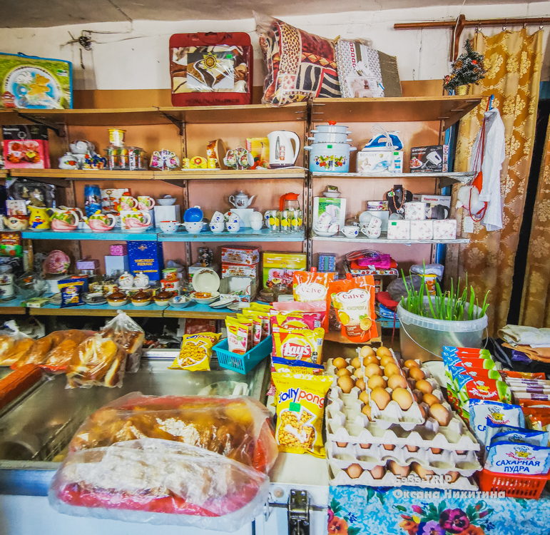Доставка продуктов из Якутска до Оймякона - 110 тысяч за машину газель. Как выглядит магазин с этими товарами изнутри?6