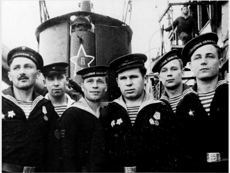 Советские моряки, отслужили 3 года