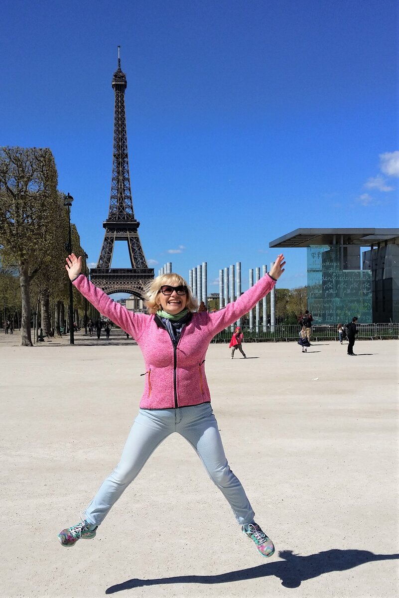 Пуле (курица) в полёте. 