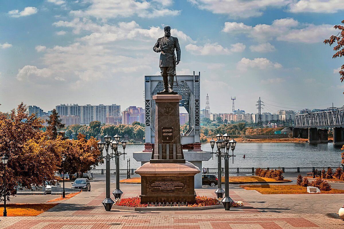 Памятник Александру III в Новосибирске