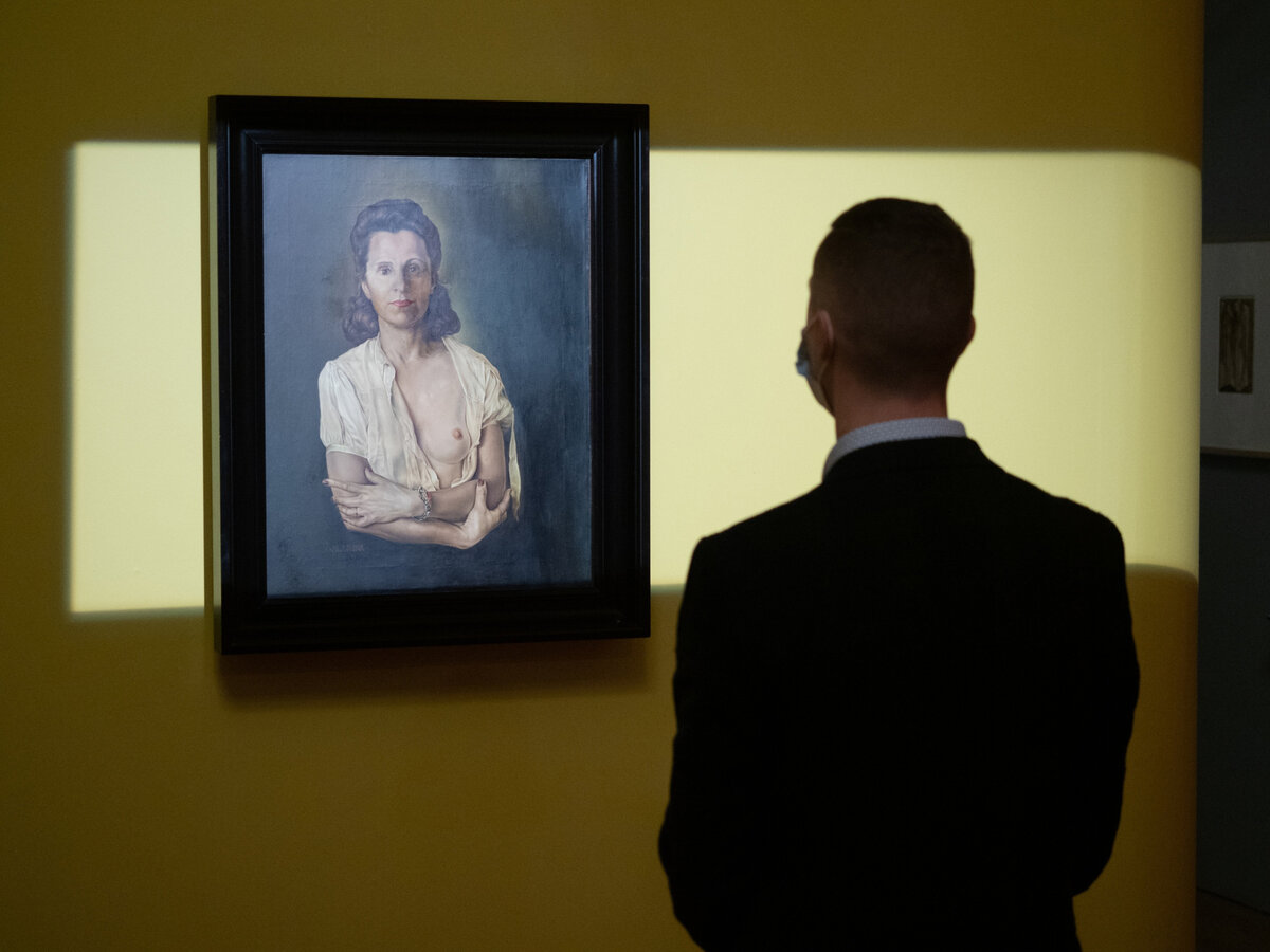 На выставке в музее Фаберже «Атомная Леда и другие образы Гала». Фото vk.com/fabergemuseum