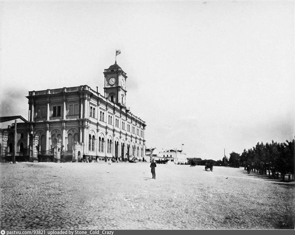 Николаевский и Ярославский вокзалы 1890 – 1893 гг. Источник фото: https://pastvu.com/p/93821
