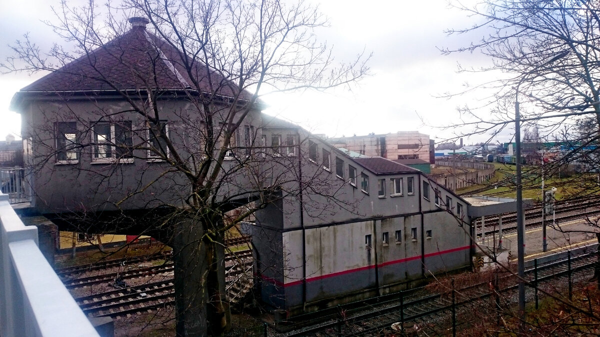 Довоенное здание  вокзала...