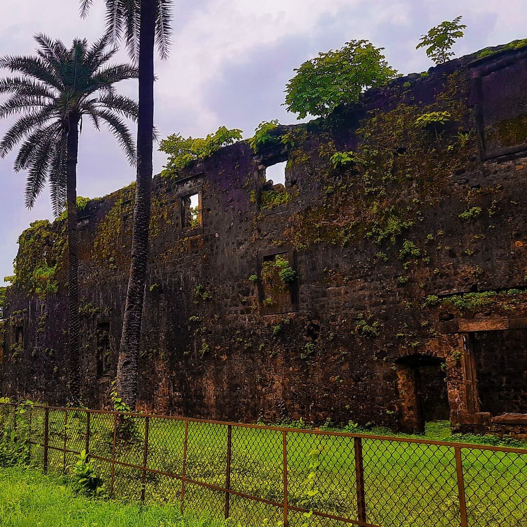 Город-форт Бассейн.