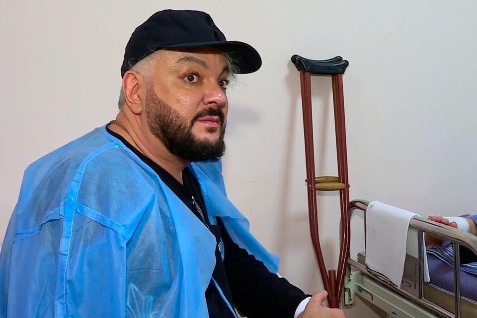     Филипп Киркоров в госпитале на встрече с участниками СВО в Феодосии.  Личная страница героя публикации в соцсети