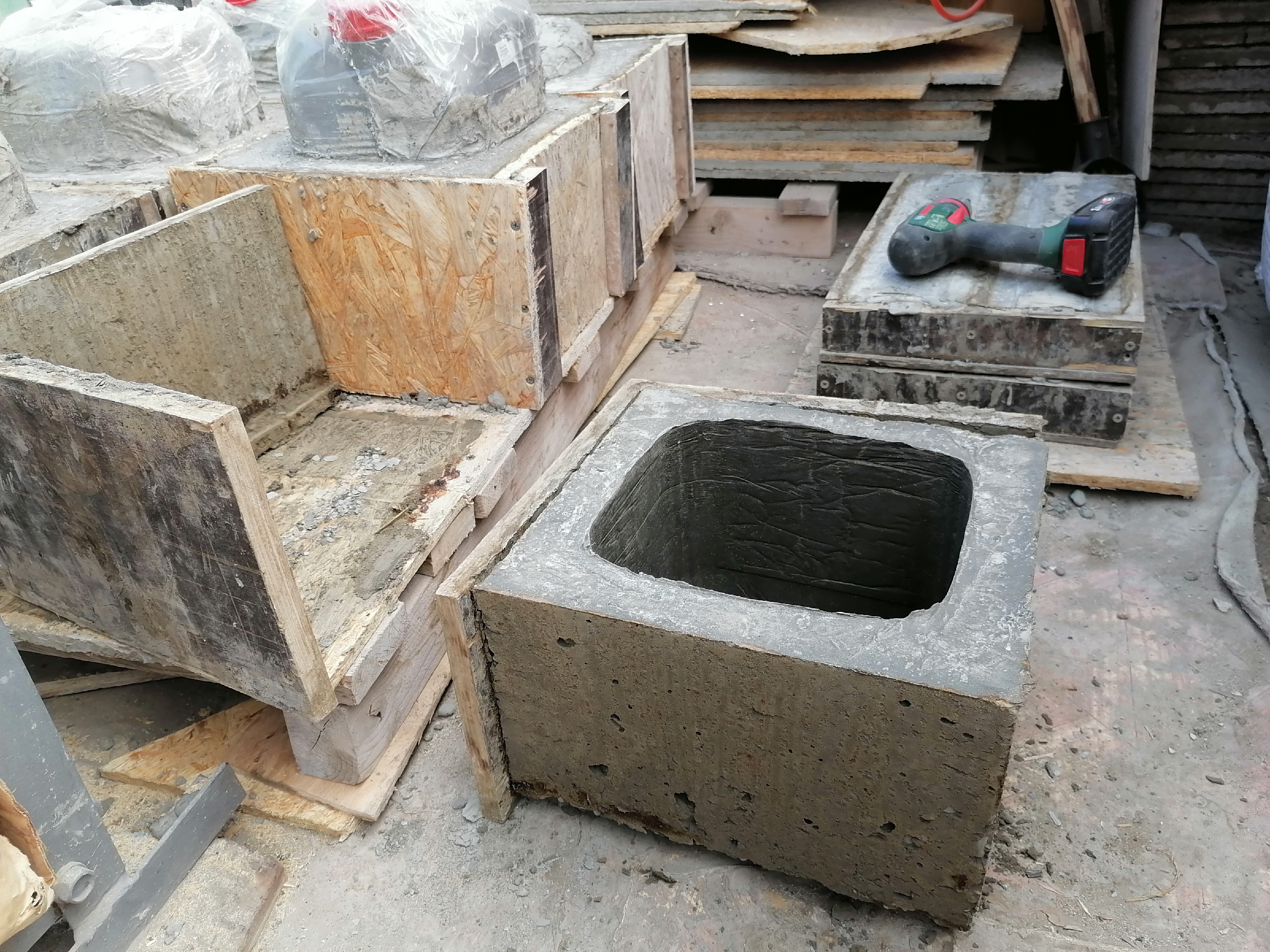 Технология «Мытый бетон»: декоративные блоки, плитка, отмостка. Пошаговая инструкция12