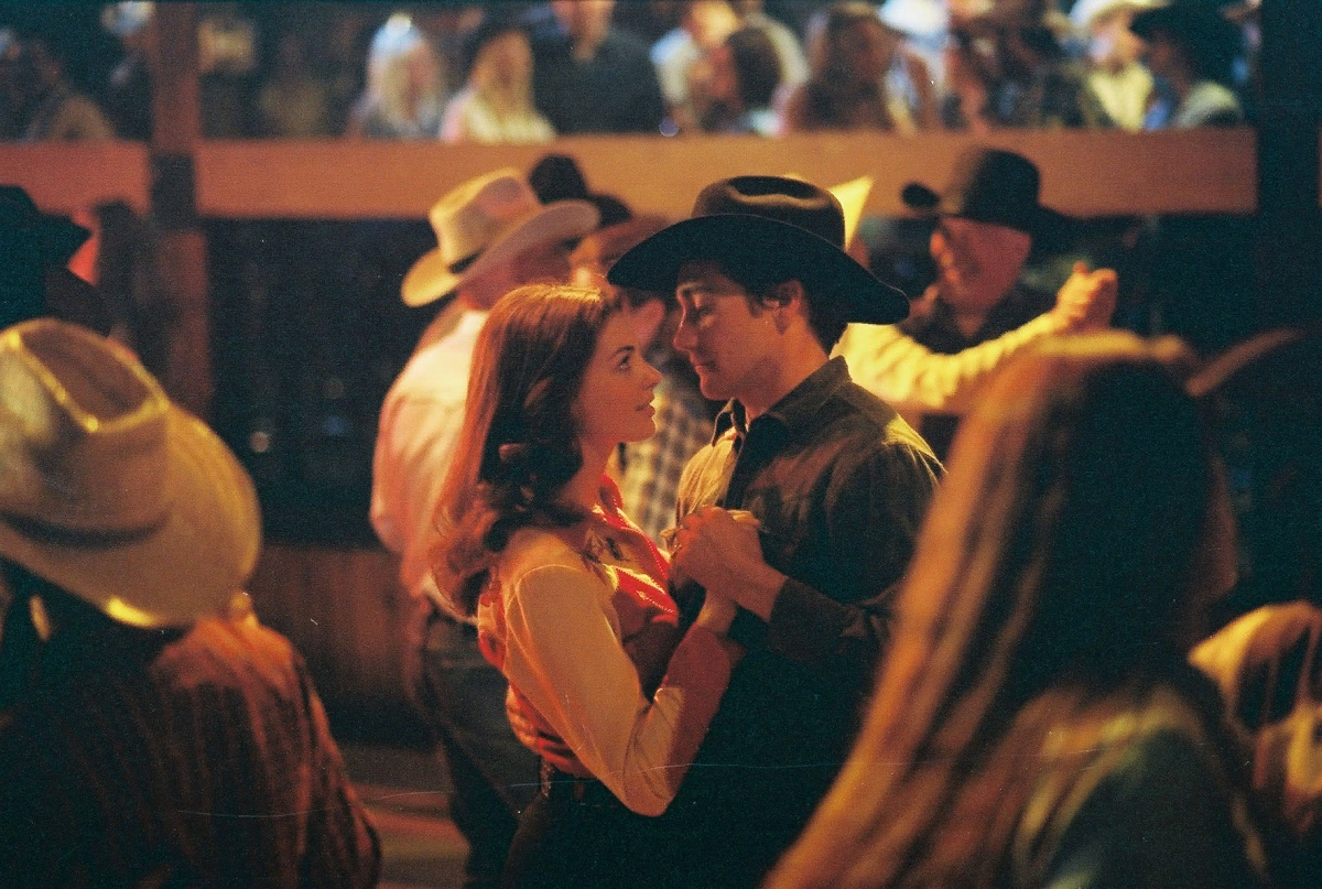 Кадр из фильма "Горбатая гора" 2005 года