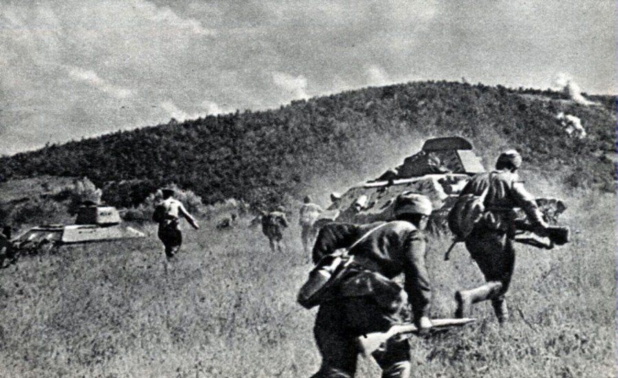 Новороссийско-Таманская наступательная операция войск Северо-Кавказского фронта стала заключительной в битве за Кавказ. В ходе ее был прорван мощный оборонительный рубеж немецко-фашистских войск, названный «Голубой линией», разгромлена его группировка и полностью освобожден Таманский полуостров.