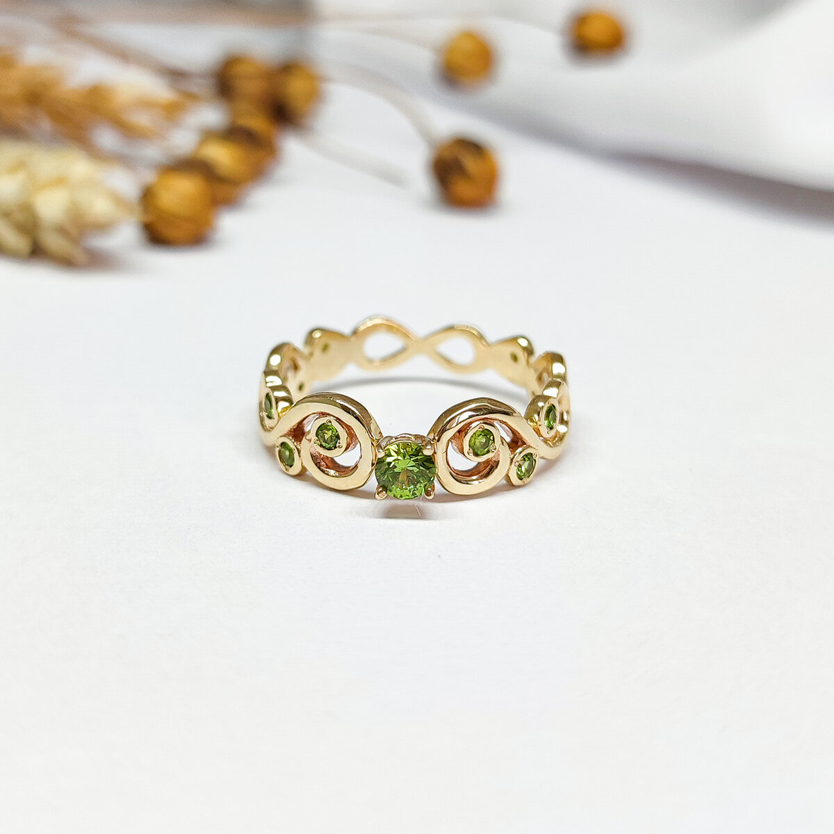 Кольцо с природным демантоидом: 22420р.